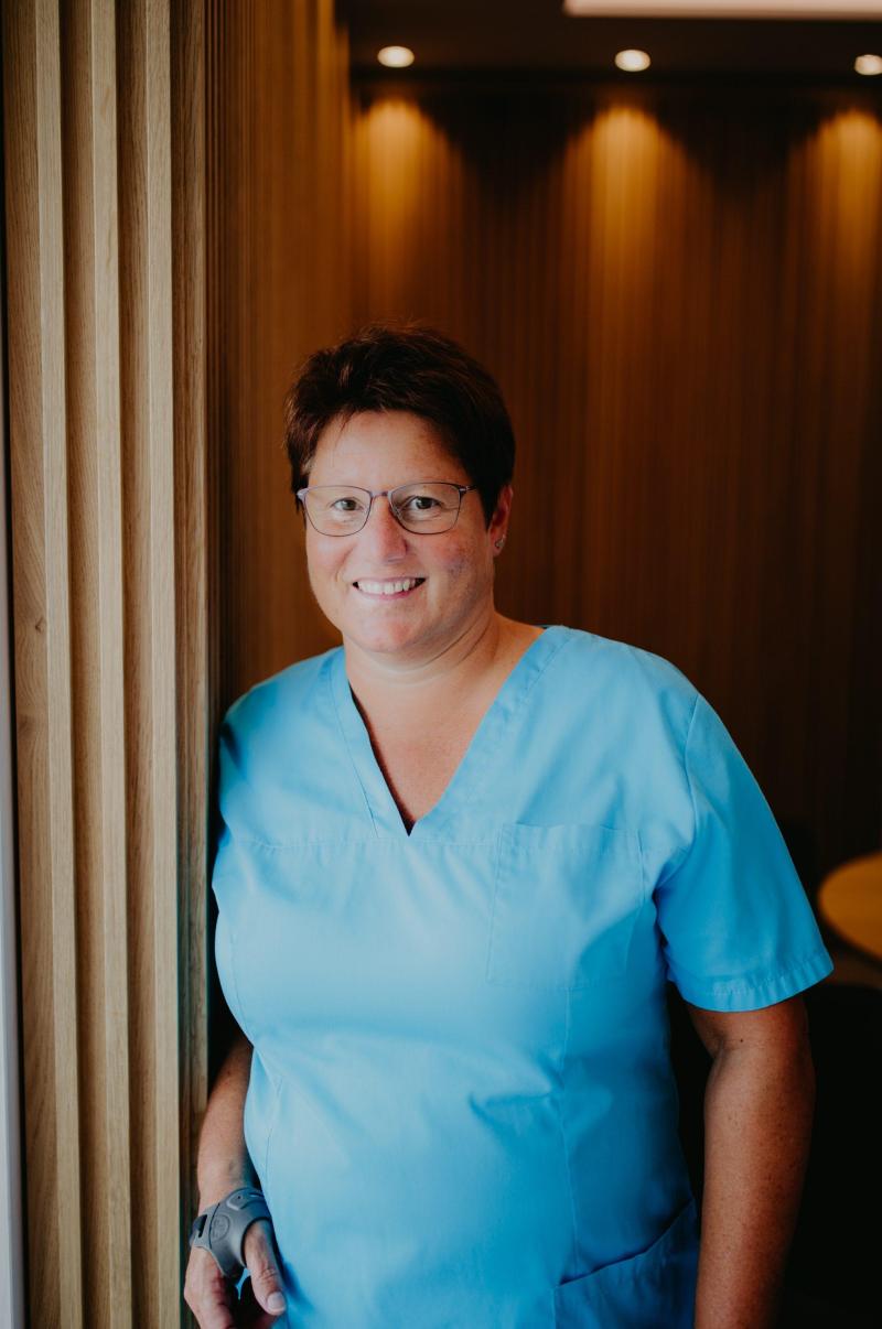 Retuschiert Fotoshooting Zahn Zauberei 200930 14