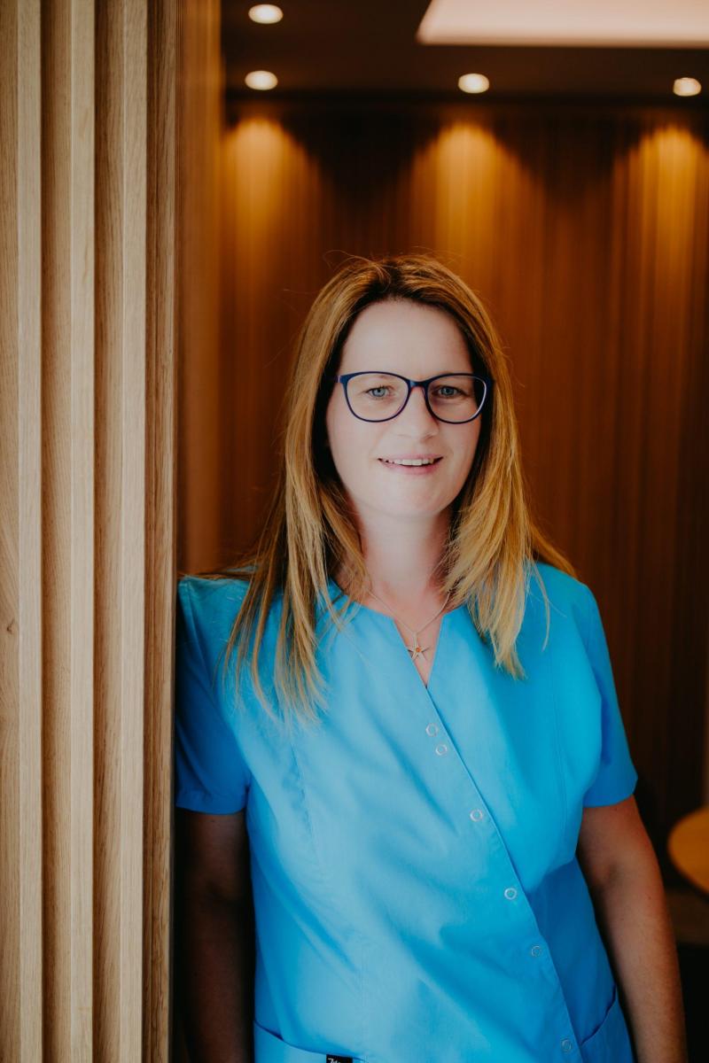 Retuschiert Fotoshooting Zahn Zauberei 200930 18